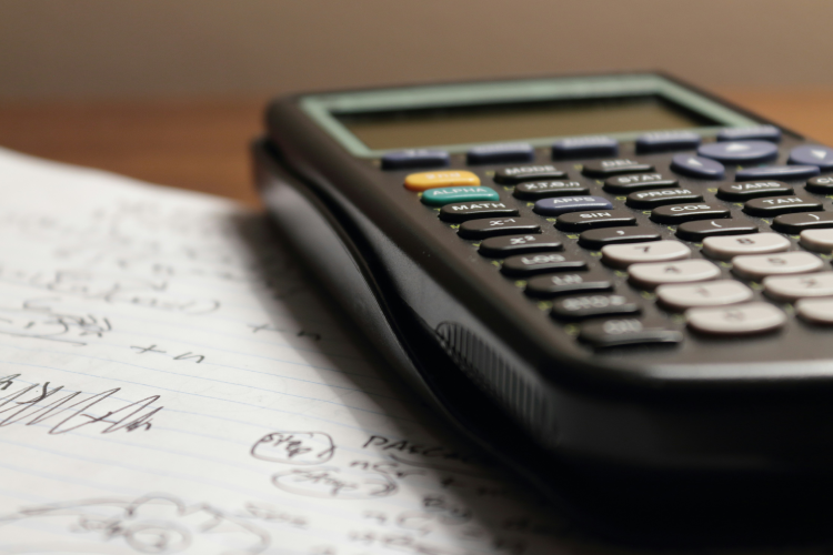 https://smartymoves.co.uk/wp-content/uploads/2024/11/Calculator.webp
